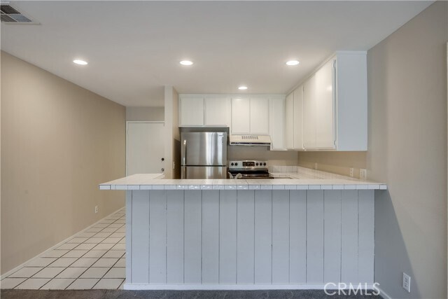Building Photo - 23521 Ave La Caza