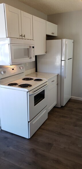 Building Photo - 5034 El Camino Dr