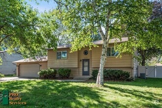 Building Photo - 3 Bedroom Home In Rosemount