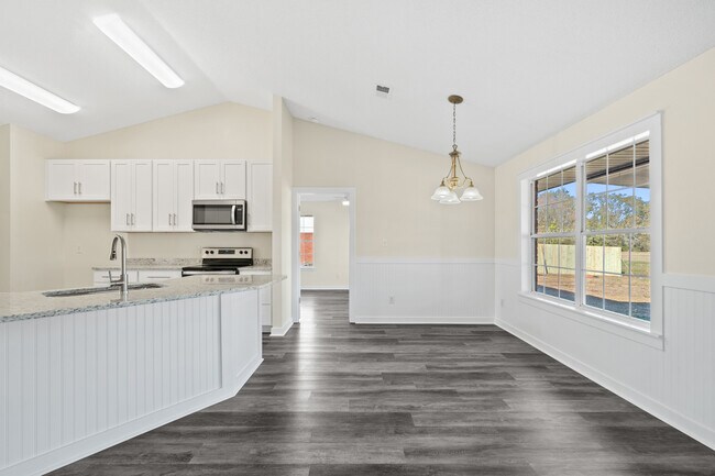 Building Photo - 2520 E Ashford Park Dr