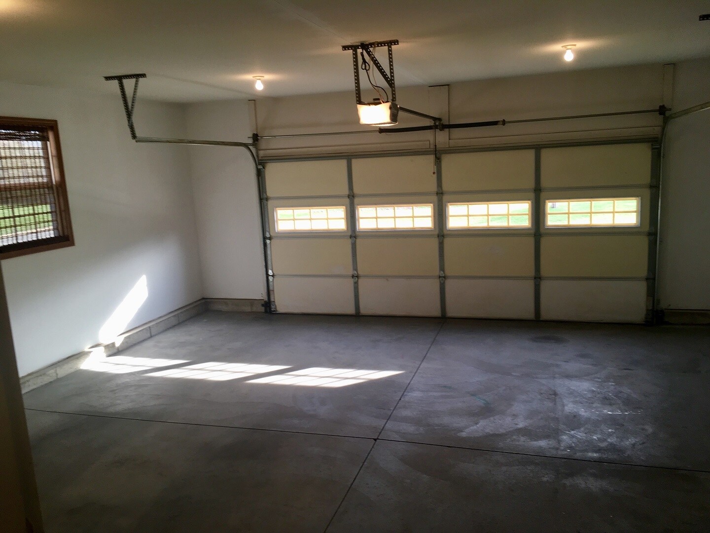 Building Photo - 928 Prairie St