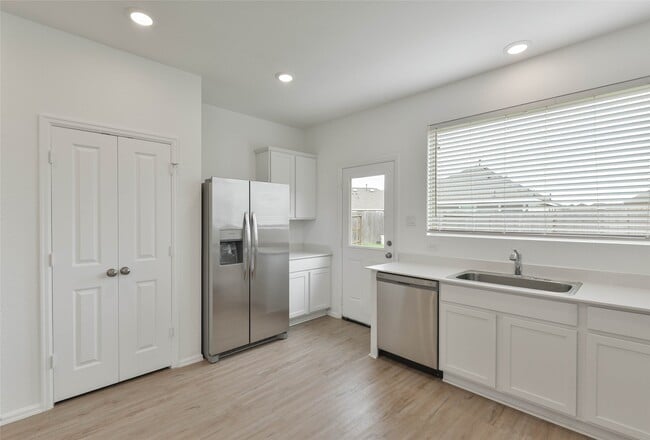 Building Photo - 3015 Wedgewood Cv Wy