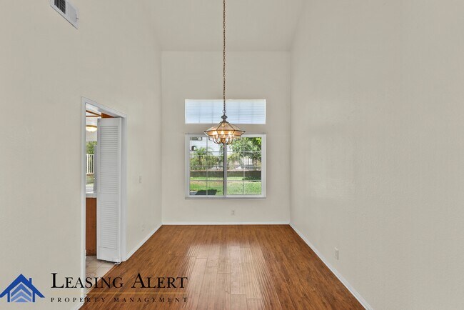 Building Photo - 27653 Myrin Ct