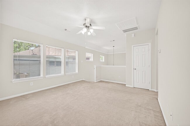 Building Photo - 11 Nestlewood Pl