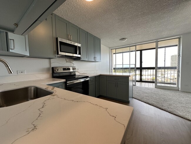 Building Photo - 4300 Waialae Ave