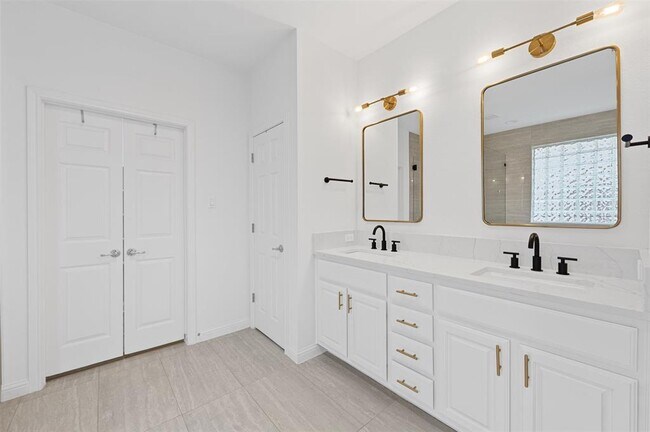 Building Photo - 10733 Maelin Dr