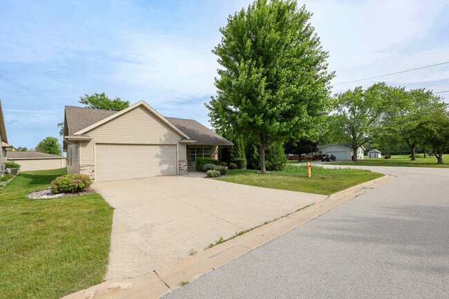 Primary Photo - 3400 Riverstone Ct