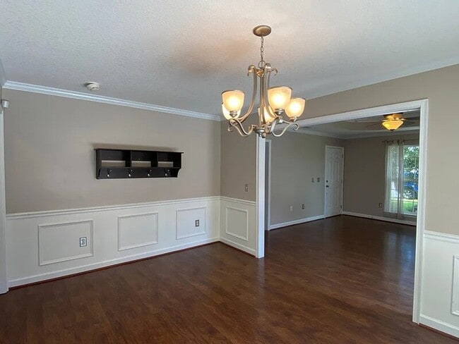 Building Photo - 231 Augusta Way