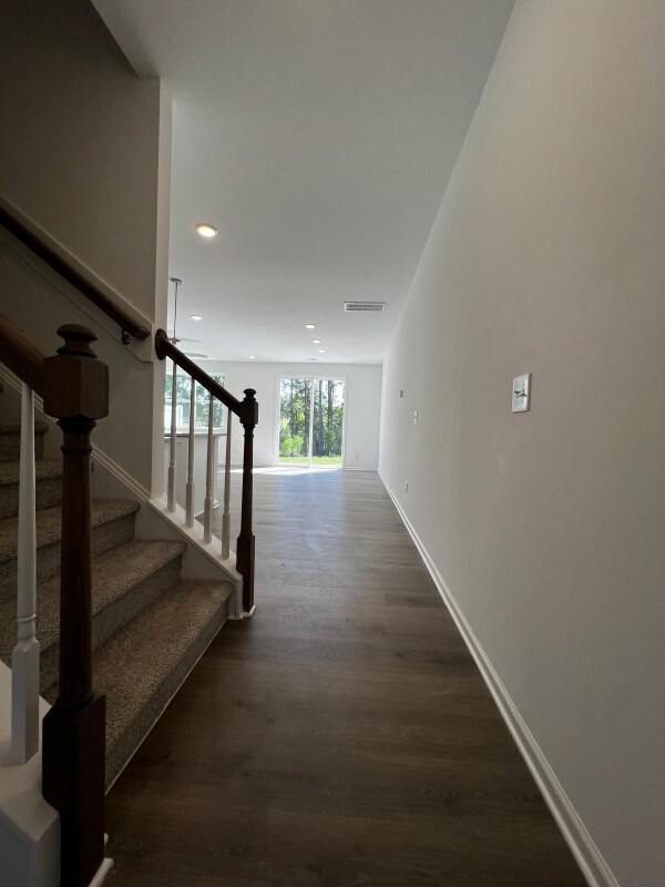 Building Photo - 176 Kobus Ct