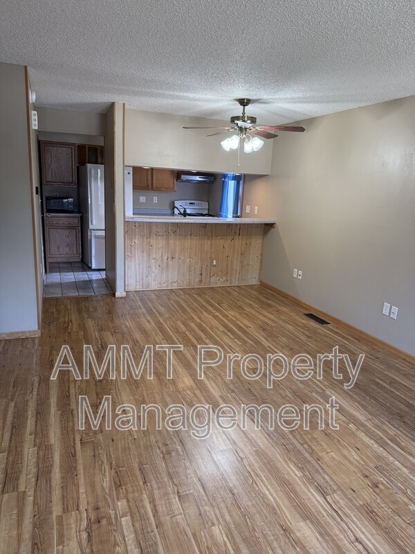 Building Photo - 145 Birch Ct