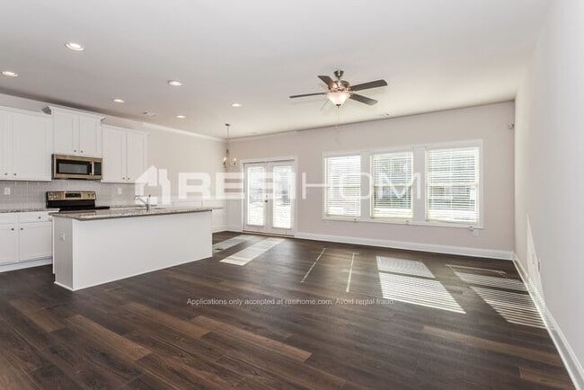 Building Photo - Newly Built Home! Receive one month FREE r...