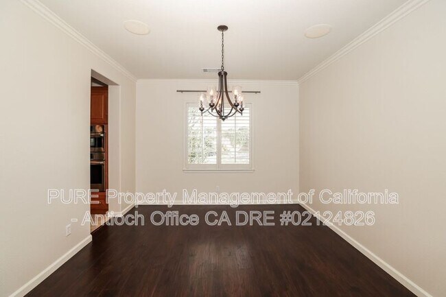 Building Photo - 1960 Parsley Dr