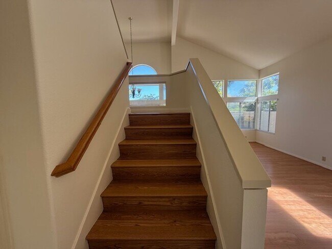 Building Photo - ****1/2 month off rent*****Spacious Home i...