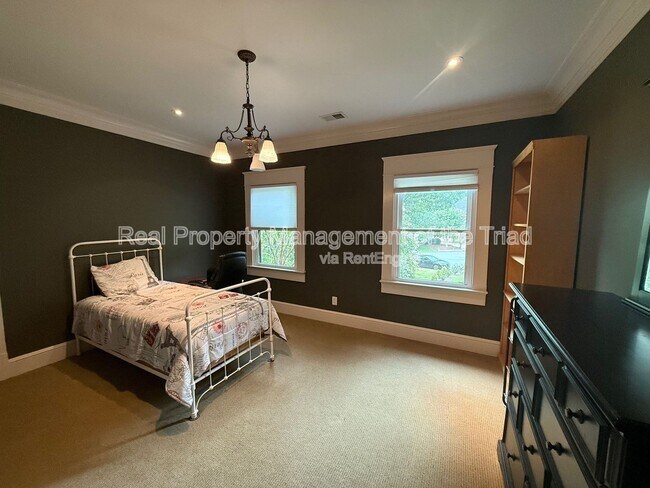 Building Photo - 10 Postbridge Ct