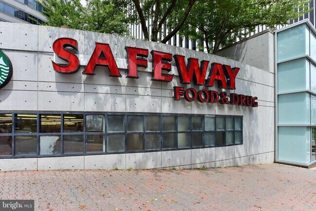 Building Photo - 1527 16th Rd N