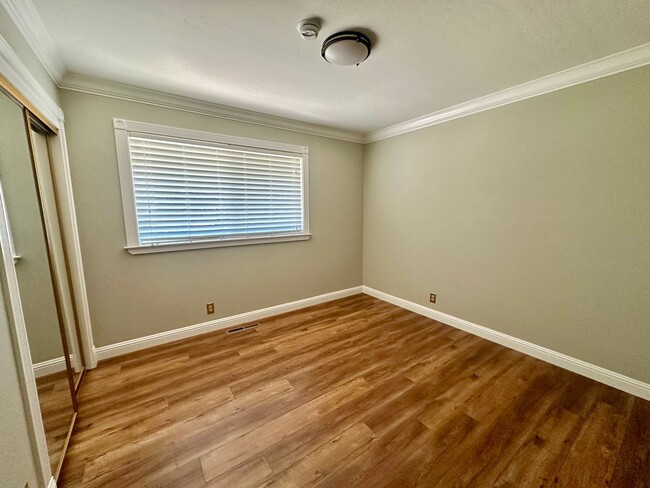 Building Photo - Single Story Home with Sparkling Pool, Large Spacious Lot with Top Schools! Monte Sereno/Los Gato...