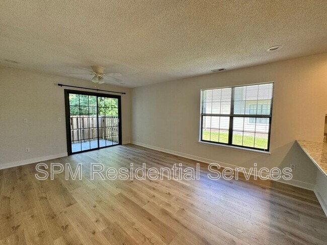 Building Photo - 1703 S 41st St