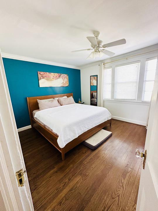 Building Photo - 1911 D St NE