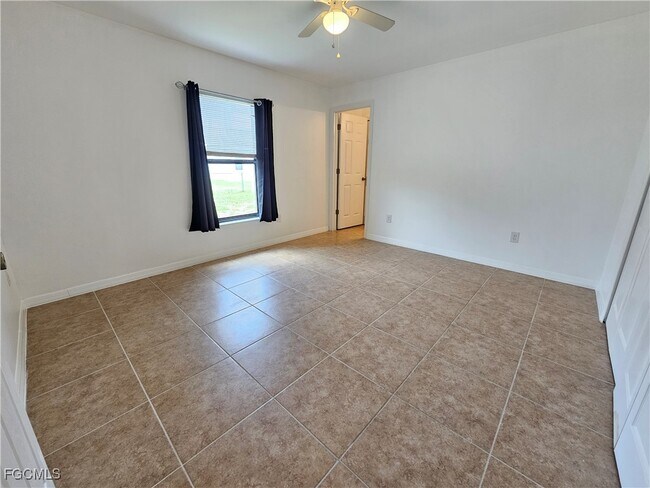 Building Photo - 3820 SW 16th Pl