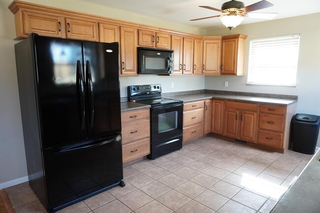 Building Photo - 942 Mildred Dr