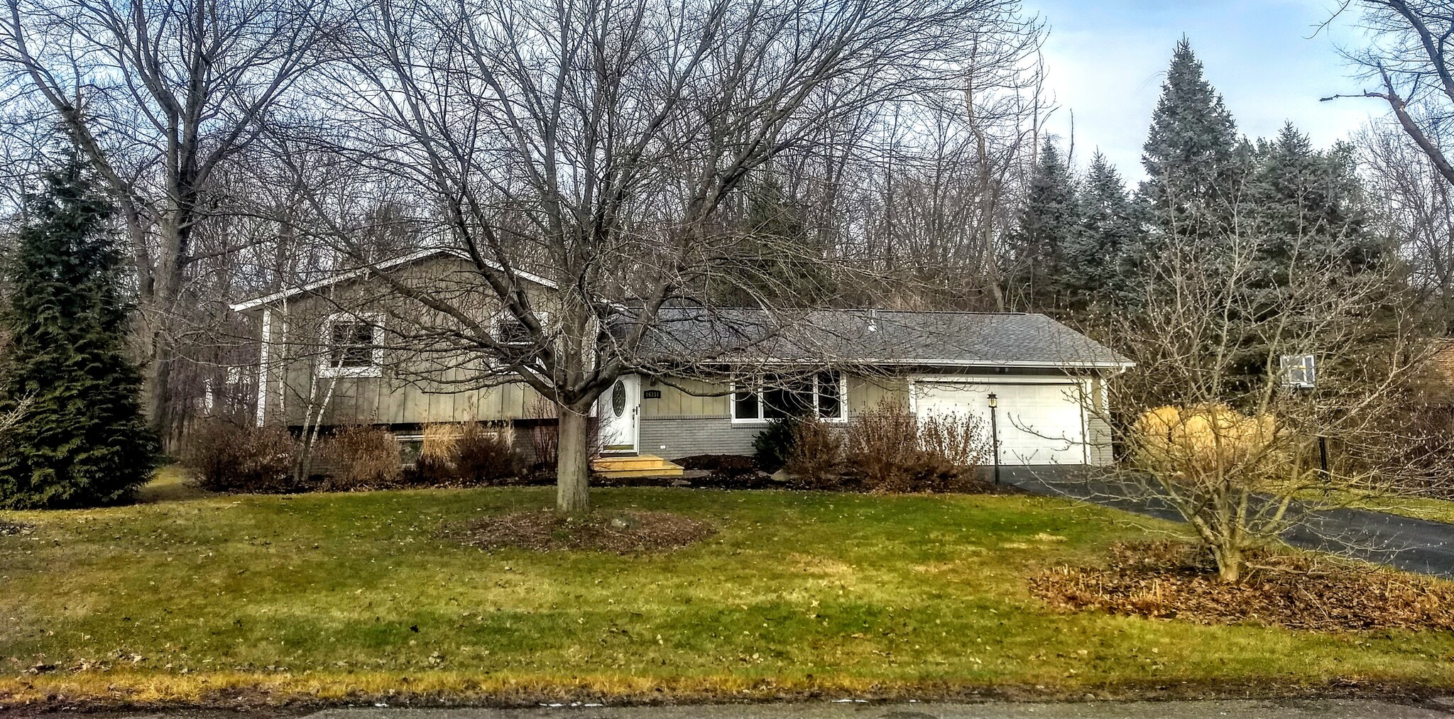 Building Photo - 16351 Petro Dr