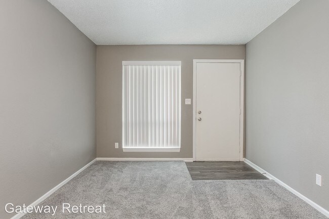 Building Photo - 1 br, 1 bath Apartment - 15400 Bellaire Ave