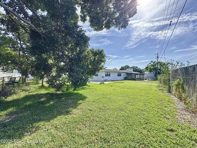 Building Photo - 205 Bimini Dr