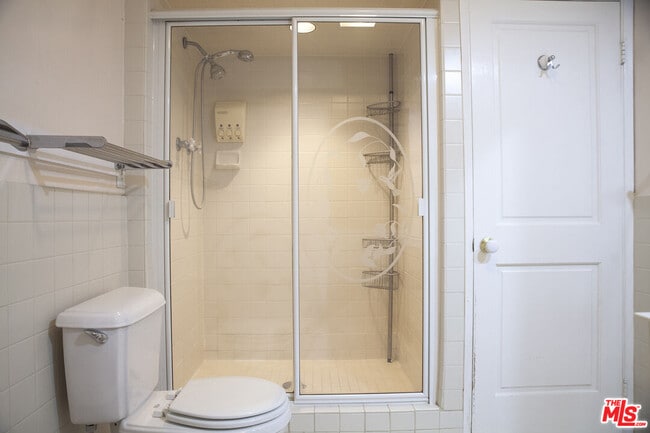 Building Photo - 4519 Van Noord Ave