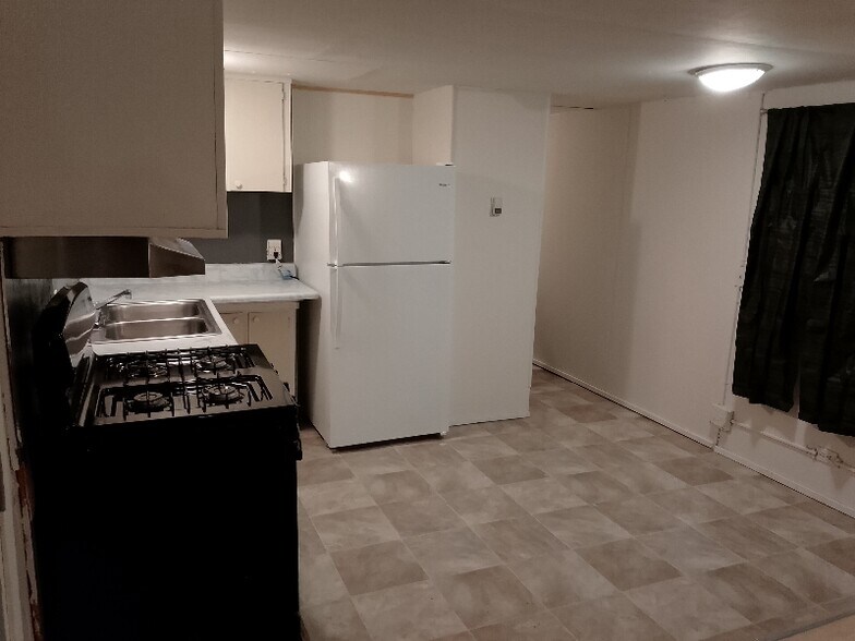 Building Photo - 675 7th St