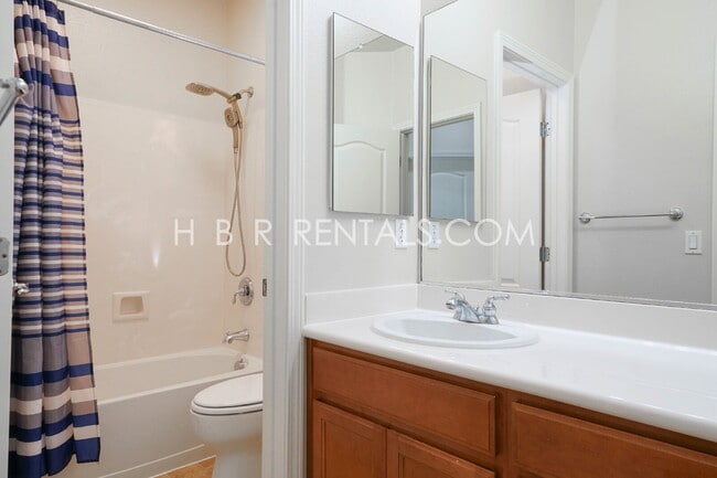 Building Photo - Wicklund Village: Charming 4-Bed Single St...