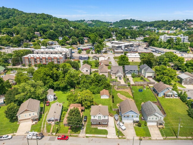 Building Photo - 213 Winchester St