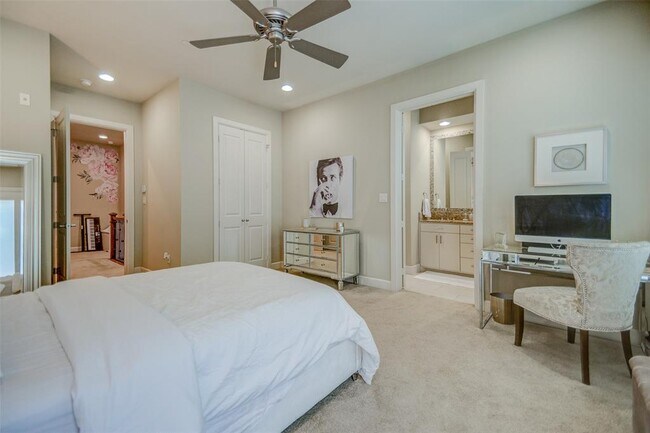 Building Photo - 7333 Valley View Ln