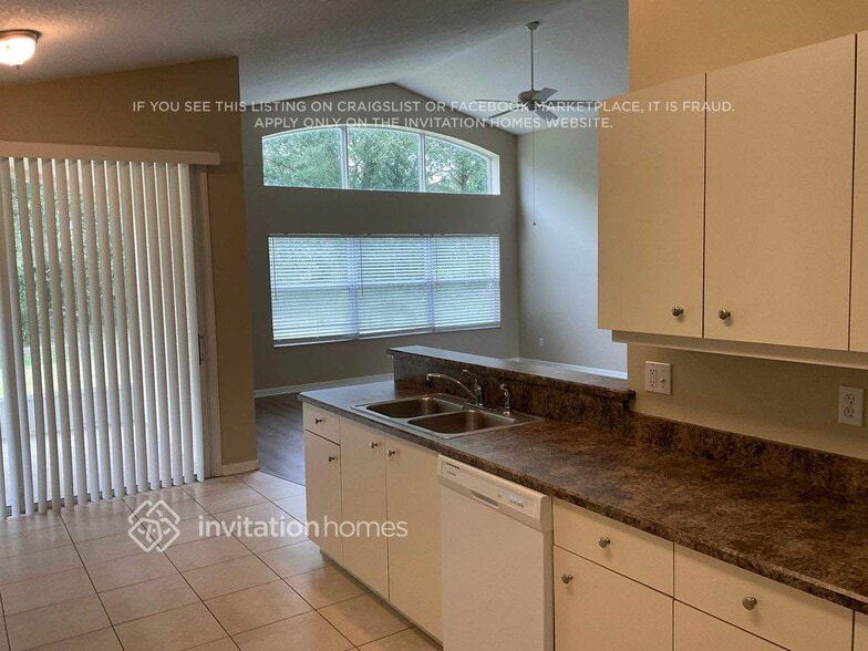 Building Photo - 1121 Hartbourne Ln