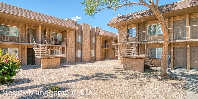 Building Photo - 2 br, 1 bath Apartment - 6112 N. 67th Avenue