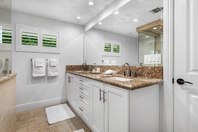 Building Photo - 6130 Ridge Ln