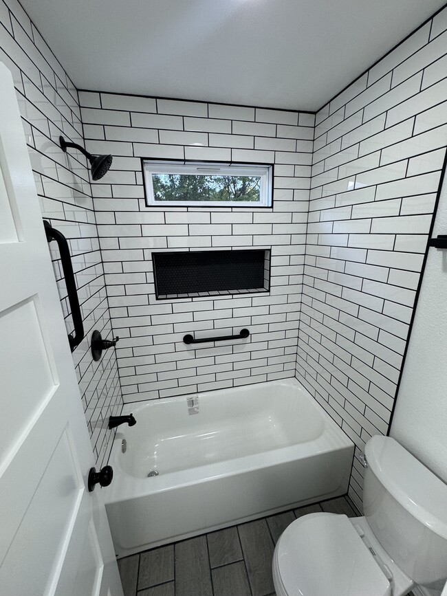 Building Photo - 109 Cuchens Ln