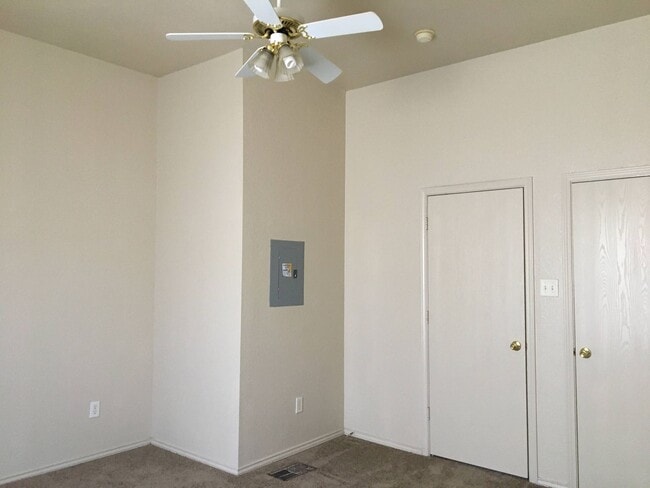 Building Photo - 4506 Deek Dr