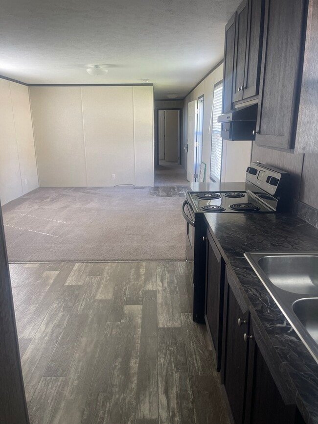 Building Photo - 1753 Rd E