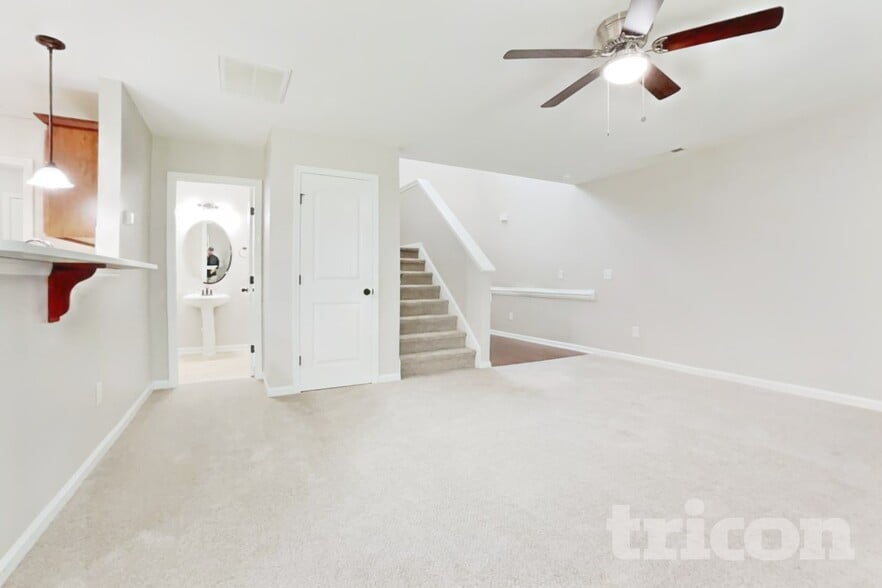 Building Photo - 31 Burr Oak Cir