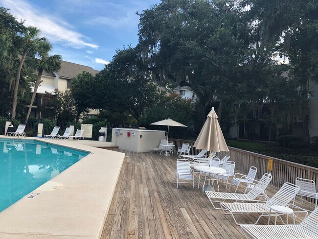 Building Photo - 2-Bedroom Hilton Head Rental Near Beach, Available July 20 at Springwood