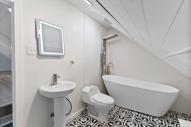 Building Photo - 2045 Chisholm Trail