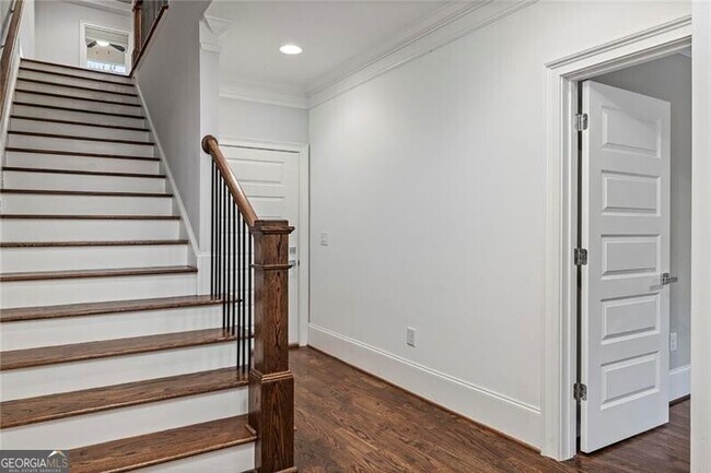 Building Photo - 339 Brownstones Cir NE