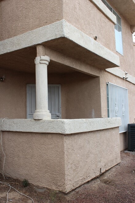 Building Photo - 1830 N Pecos Rd