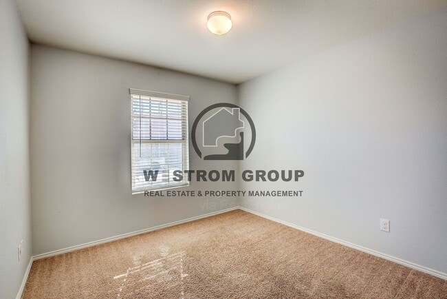 Building Photo - 404 Falling Star Dr