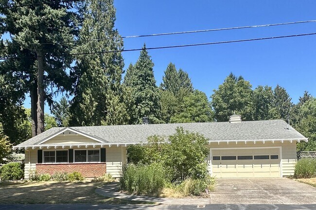 Building Photo - 6645 SW Peyton Rd