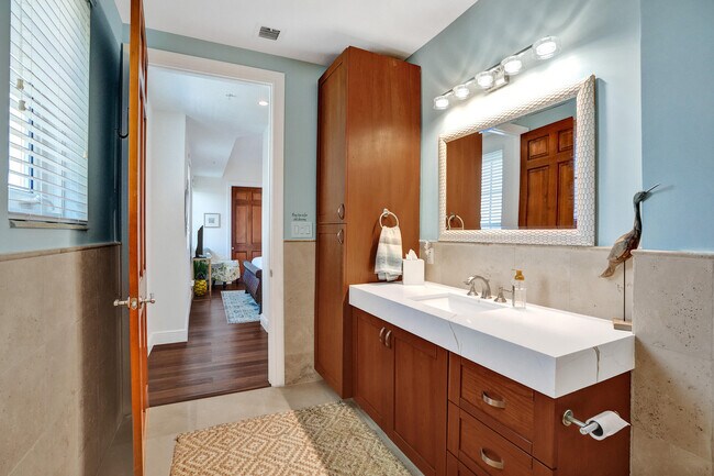 Building Photo - 516 Hendricks Isle