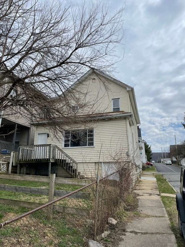 Building Photo - 436 Crawford Ave