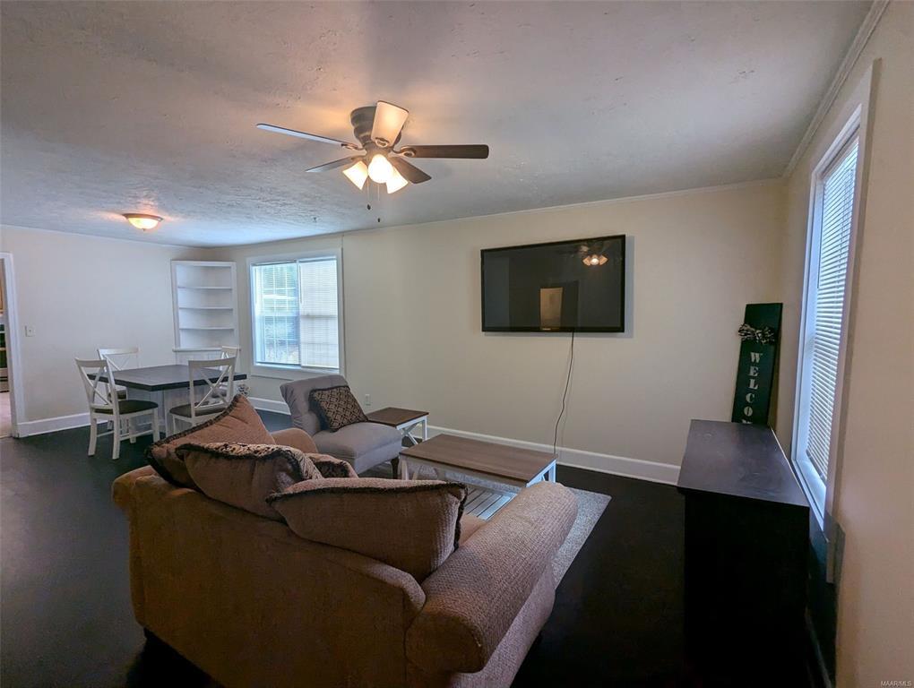 Building Photo - 902 W Tuskeena St