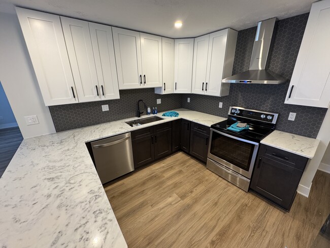 Building Photo - 596 W 130th St