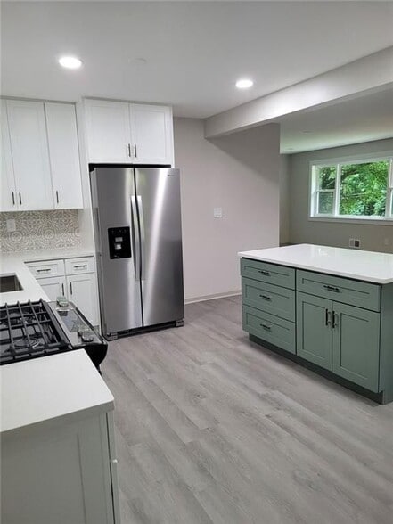 Building Photo - 2926 Monterey Dr